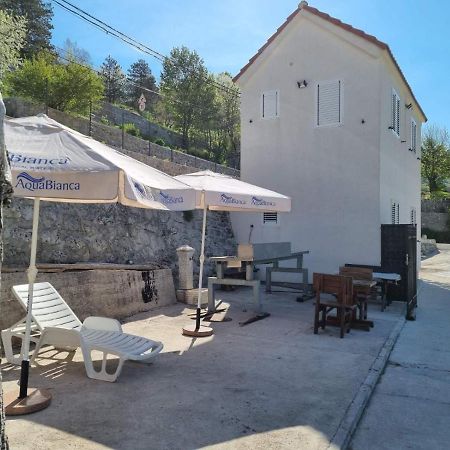 Porto Njegusi A2 Apartment Cetinje Exterior foto