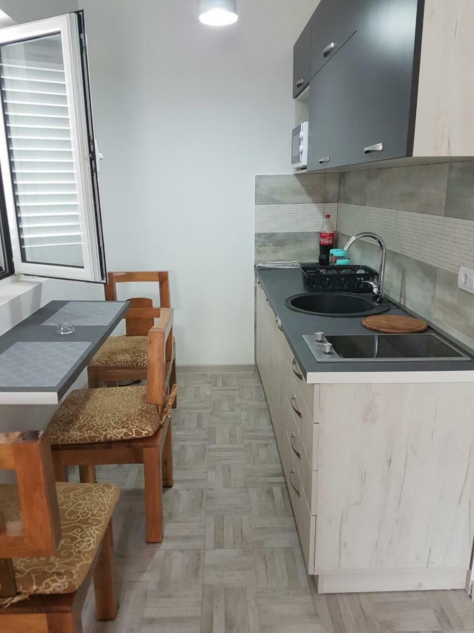 Porto Njegusi A2 Apartment Cetinje Exterior foto