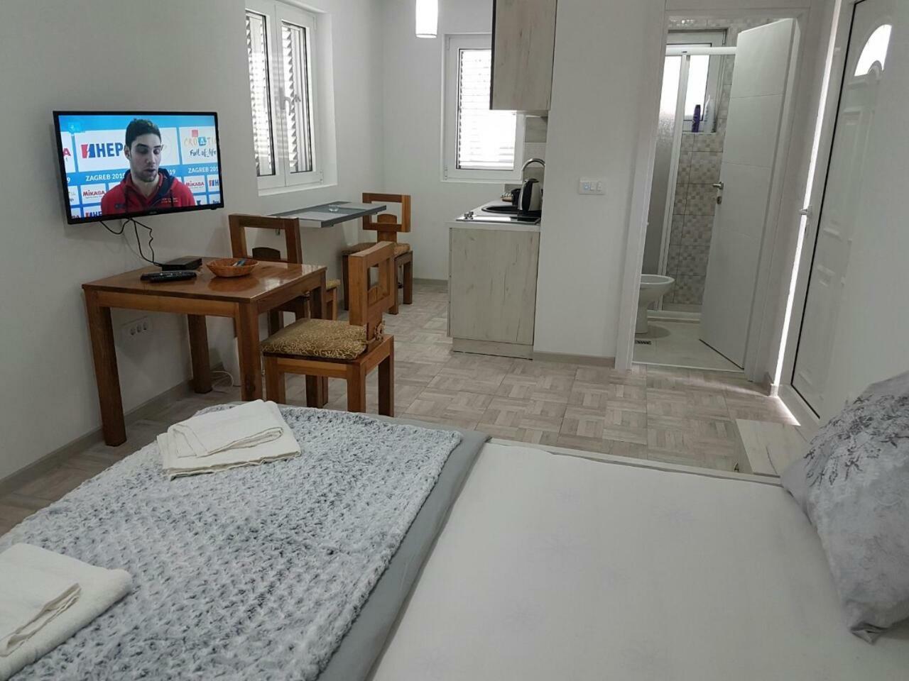 Porto Njegusi A2 Apartment Cetinje Exterior foto